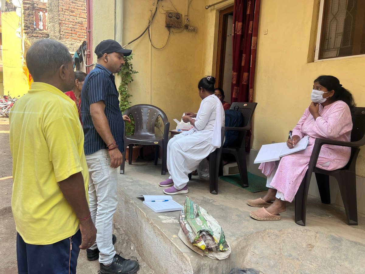 DNHDDSACS1999's tweet photo. Community Based screening at bavisha falia. For more information regarding HIV/AIDS and Sexually Transmitted Infections call us on 1097 or 104. #CommunityTesting #SpreadingAwareness #KnowHIV #KnowFacts @NACOINDIA https://t.co/b8yY9mZ3HO