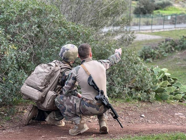 1erSpahis's tweet photo. Apprentissages dans la cohésion, rigueur dans l'exécution, rusticité vécue sur le terrain : c'est le chemin des jeunes spahis qui ont décidé de #sengager. Pour les suivre sous le burnous, prochaine incorporation en mars. https://t.co/qF4bbN5EIa