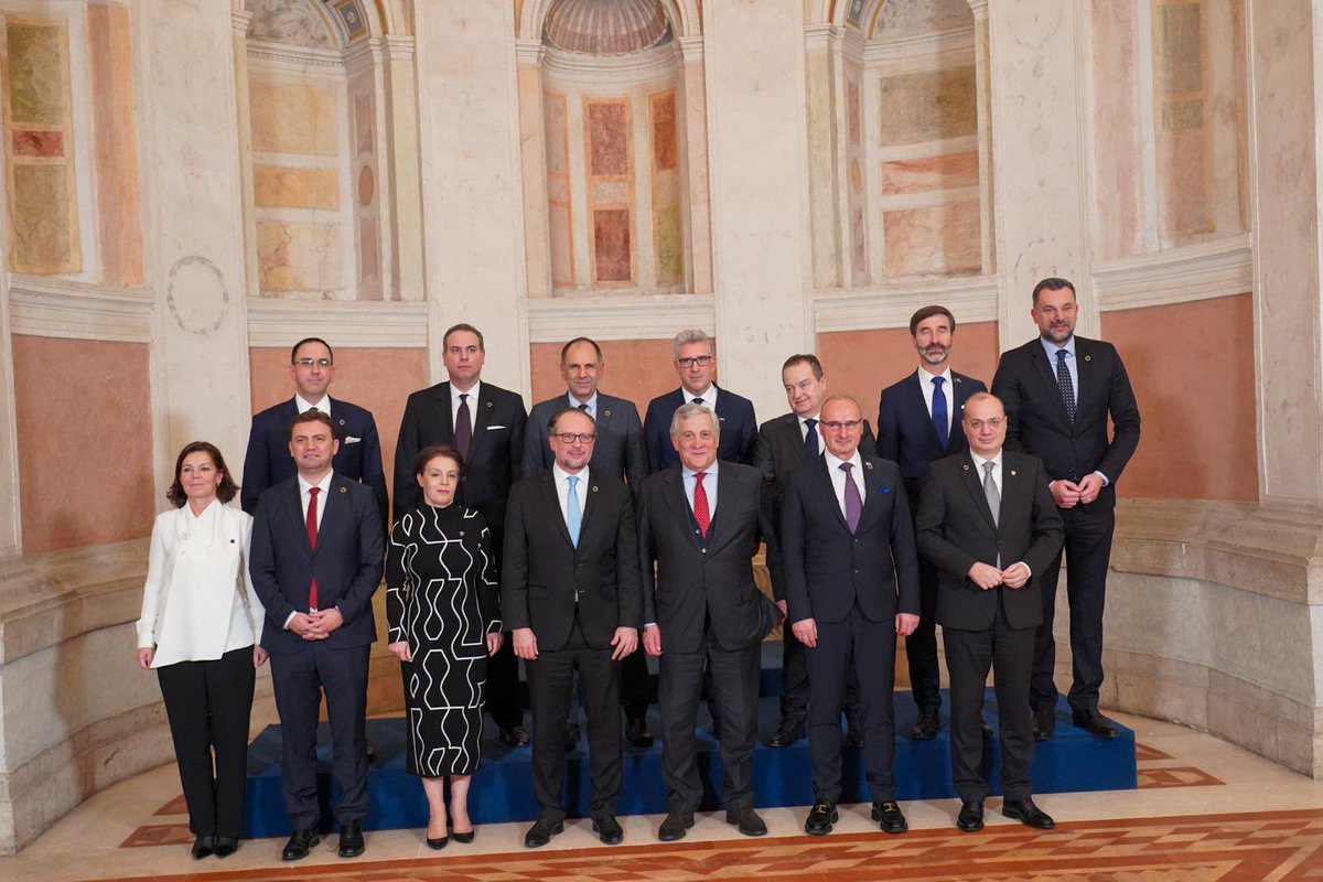 Bujar_O's tweet photo. Vibrant talks at #WB6 🔗 #FriendsofWB Mtg, in #Rome hosted by FM @AntonioTajani
Joint approach for accelerated #EU integration of the region ➡️ shared security interest
#MoreIntegrationBeforeMembership complements 🇪🇺 #GrowthPlan, strengthening our responses to common challenges https://t.co/8YtK3QON8S
