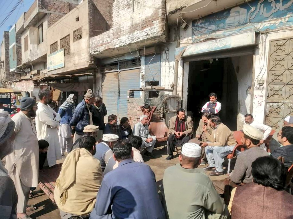 TasneemQureshii's tweet photo. سرگودھا: تسنیم احمد قریشی
سابق وزیر مملکت/ پاکستان پیپلزپارٹی کے نامزد امیدوار برائے قومی اسمبلی حلقہ NA-84 کی نوری گیٹ کے مقام پر عام انتخابات کے حوالے سے مختلف شخصیات سے ملاقات
#Sargodha
#NA_84
#VoteForTeer
#Elections2024 https://t.co/eRq01dJegI