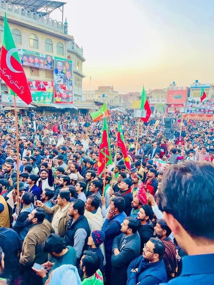 IronLady0012's tweet photo. ننکانہ صاحب پاکستان تحریک انصاف کا جلسہ!!!

 مقامی امیدواروں نے تین بار کے وزیراعظم کے ہونے والے 24 جنوری والے جلسے کی ہوا نکال دی ہے آج کے جلسےکو سرکاری مشینری کے بغیر ایک بڑا  پاور شو کہا جاسکتا ہے
PP-135
#عمران_خان_کو_ہم_لائیں_گے https://t.co/EdPTxbWyWM