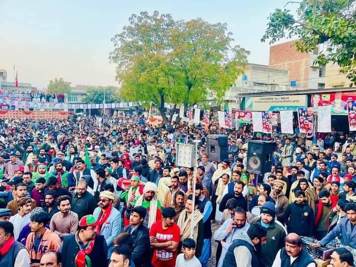 IronLady0012's tweet photo. ننکانہ صاحب پاکستان تحریک انصاف کا جلسہ!!!

 مقامی امیدواروں نے تین بار کے وزیراعظم کے ہونے والے 24 جنوری والے جلسے کی ہوا نکال دی ہے آج کے جلسےکو سرکاری مشینری کے بغیر ایک بڑا  پاور شو کہا جاسکتا ہے
PP-135
#عمران_خان_کو_ہم_لائیں_گے https://t.co/EdPTxbWyWM