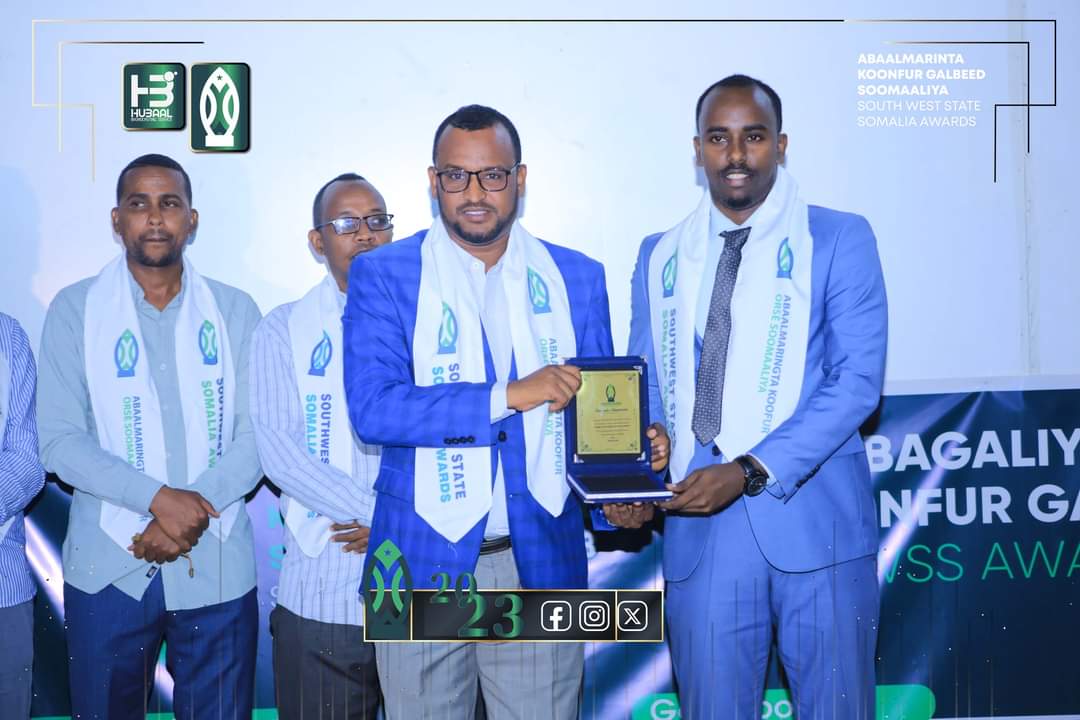 Congratulations to @MidnimoMicro for being awarded Best Microfinance of the Year in South West State of Somalia in 2023! Midnimo provides savings & lending services to those without access to mainstream banking. DRC is proud to have contributed to their success. #Microfinance.