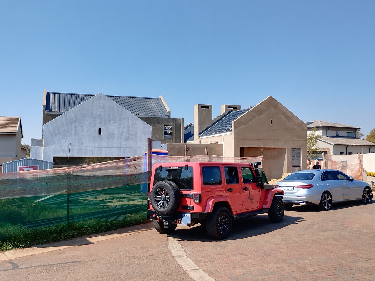Mateko_PtyLtd's tweet photo. @Lush_Beauty1 Done, can you please retweet this post for me.

Your dream home is waiting Fam kindly can you please share our hustle, our customers might be in your TL

Regards
Mateko
info@matekoconstruction.co.za
Call/whatsapp:067 2945 538 https://t.co/Dpldi5TYIV