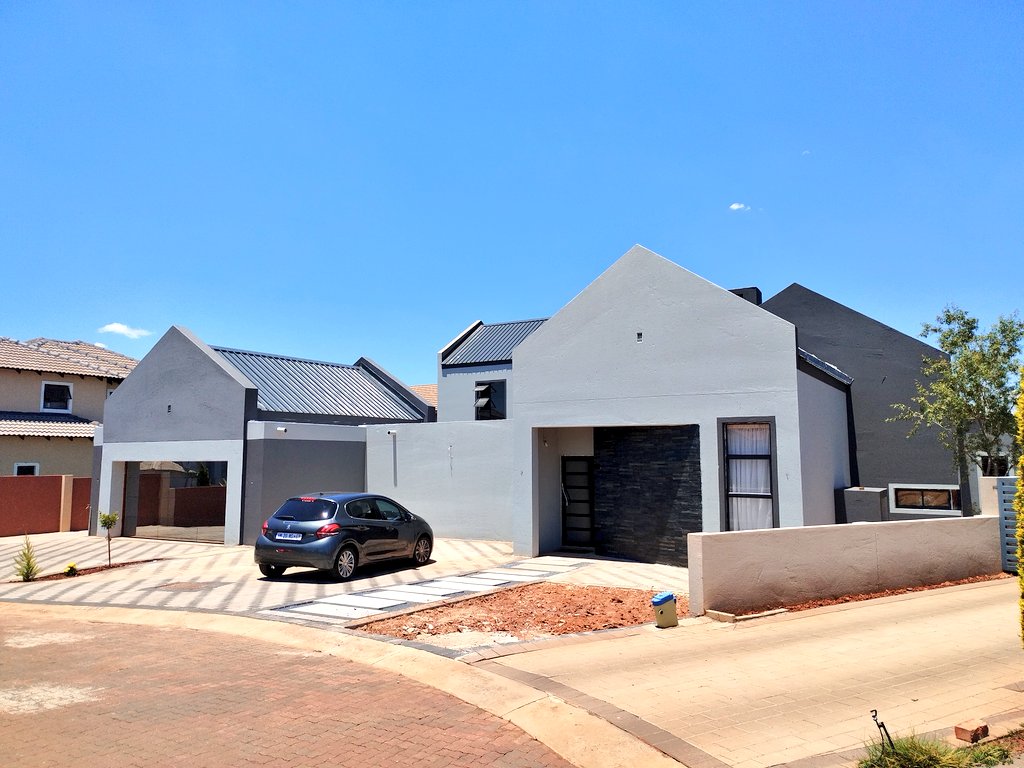 Mateko_PtyLtd's tweet photo. @Lush_Beauty1 Done, can you please retweet this post for me.

Your dream home is waiting Fam kindly can you please share our hustle, our customers might be in your TL

Regards
Mateko
info@matekoconstruction.co.za
Call/whatsapp:067 2945 538 https://t.co/Dpldi5TYIV