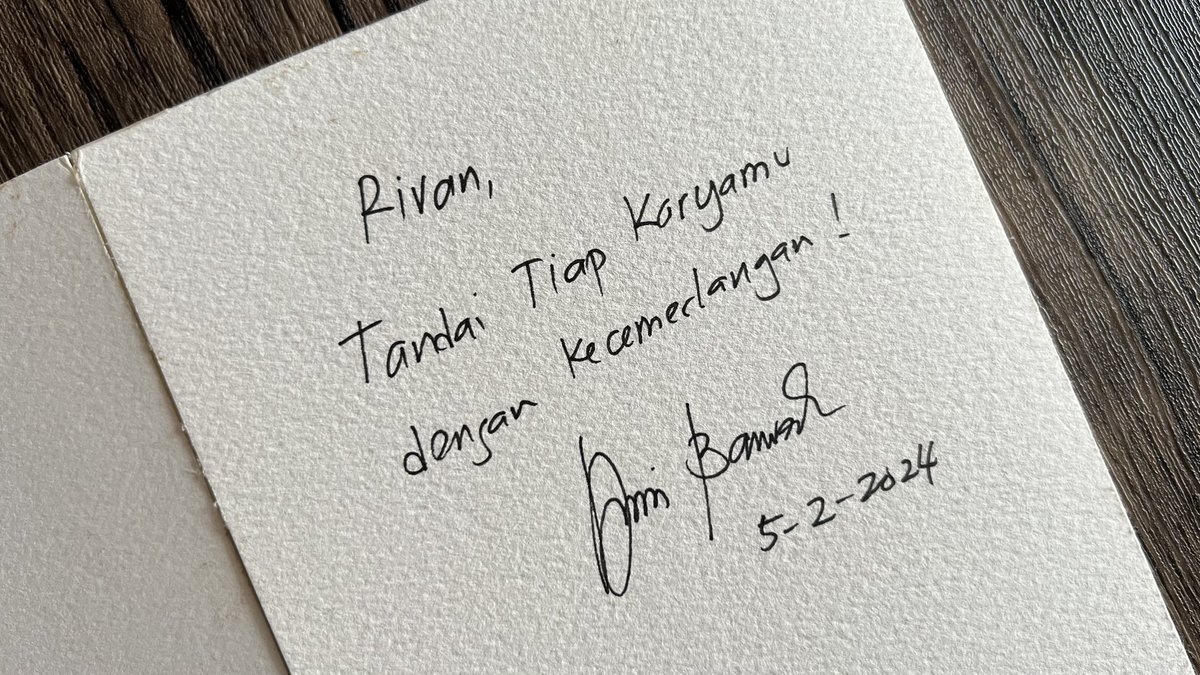 opeopenomiuser's tweet photo. Terimakasih teman2 Twitter semua sudah bantu meramaikan postingan kemarin, gambarnya sukses sampe tangan abah🫶🏻☝🏻 https://t.co/4pafaWHYFm