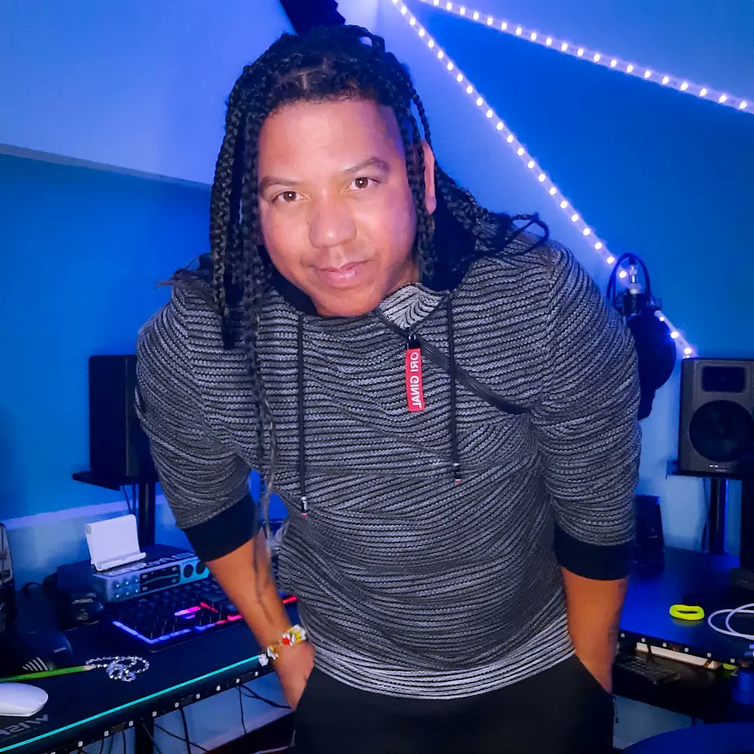 NiweObba's tweet photo. Se parte #Studio #Producer #Musica #grabando #listo #nueva #obbaniwe #ForaAlane #GRAMMYs #TaylorSwift https://t.co/ss6L35C0iF
