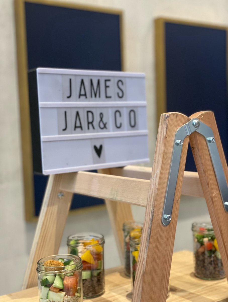 JamesJar2016's tweet photo. 🌈🥗🍴Rainbow #picnic at its best! 
Let’s fill the jar, shake it, eat it, love it!

#HealthyFood by https://t.co/y8rJ3vOPKk https://t.co/wxXNDeOtkc