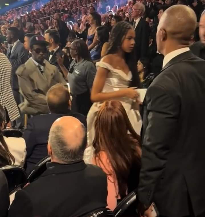 Jay-Z and Beyoncé left after his Grammy speech, but where is Uzi going?😭

#GRAMMYs