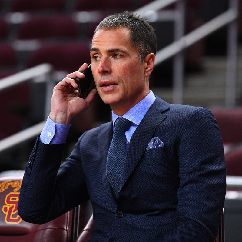 LegionHoops's tweet image. REPORT: Rob Pelinka was “stuck on calls” all day discussing potential deals, per @mcten.