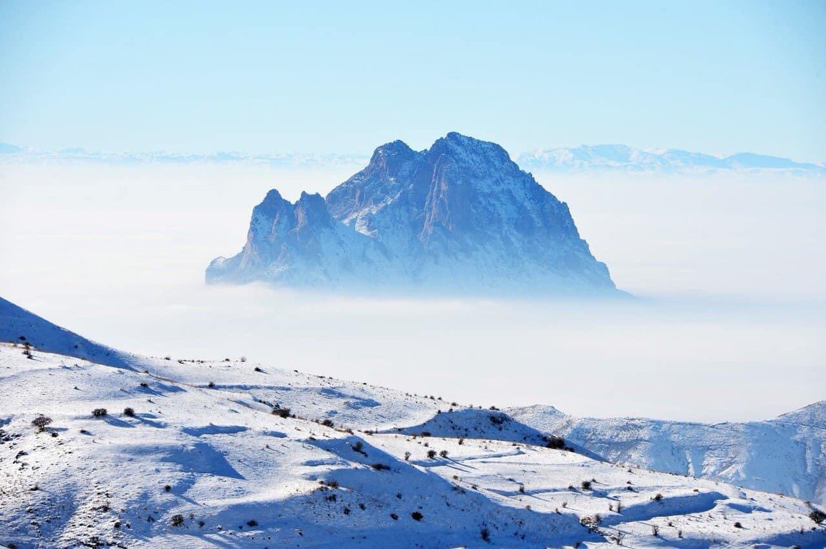 aze_nakhchivan's tweet photo. Epic mountain views in #Nakhchivan 🏔