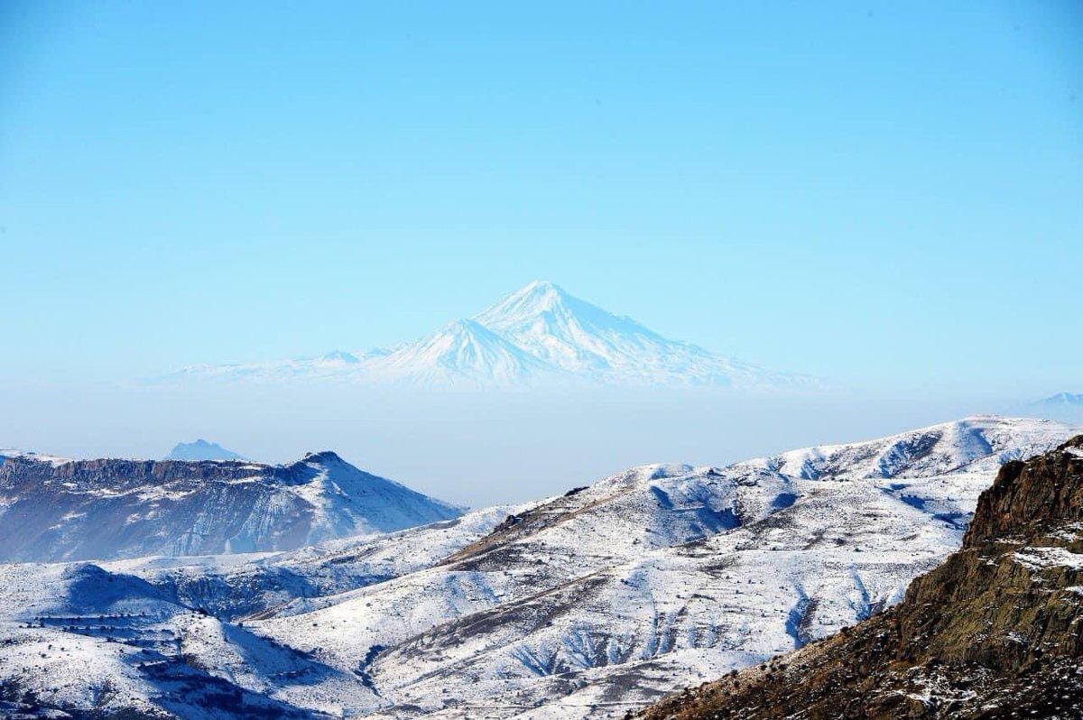 aze_nakhchivan's tweet photo. Epic mountain views in #Nakhchivan 🏔