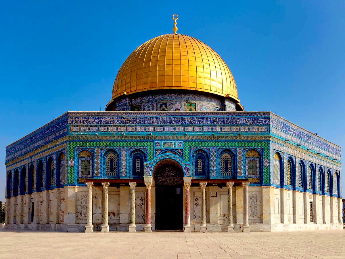 Mukaddes Kudüs’ün ve Mescid-i Aksa’nın özgürlüğüne,huzurun ve bereketli Miraç gecelerine kavuşması duasıyla, Rabbim Miraç gecemizi kabul eylesin inşallah.#MiracKandili 🤲