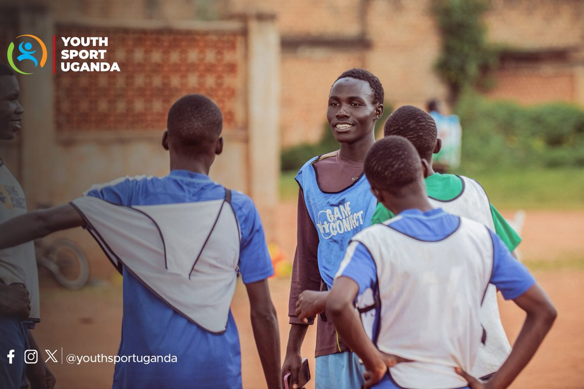 YSUganda's tweet photo. #SpotlightTuesday๐
Econi Denis, a dedicated peer leader from Makindye, shares his journey of using sport to manage emotions & navigate relationship hurdles.
He attributes his mental well-being to life skills he acquired during the first phase of the #gameconnect Project. (1/3) https://t.co/iLUymWvrJX