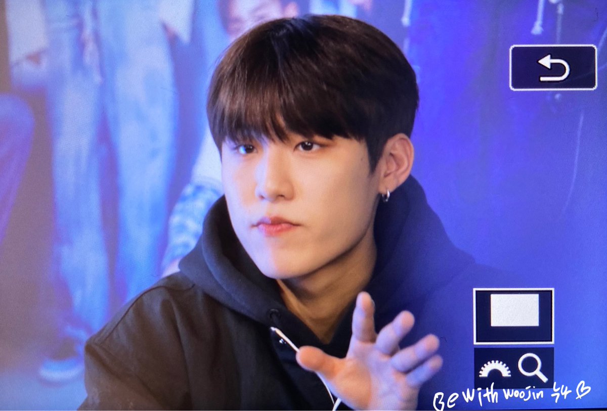BeWoojin's tweet photo. 240206 K4 POP-UP STORE reviews
#에이비식스 
#GRAB_ME
 #박우진 https://t.co/yzSG3WPTFj