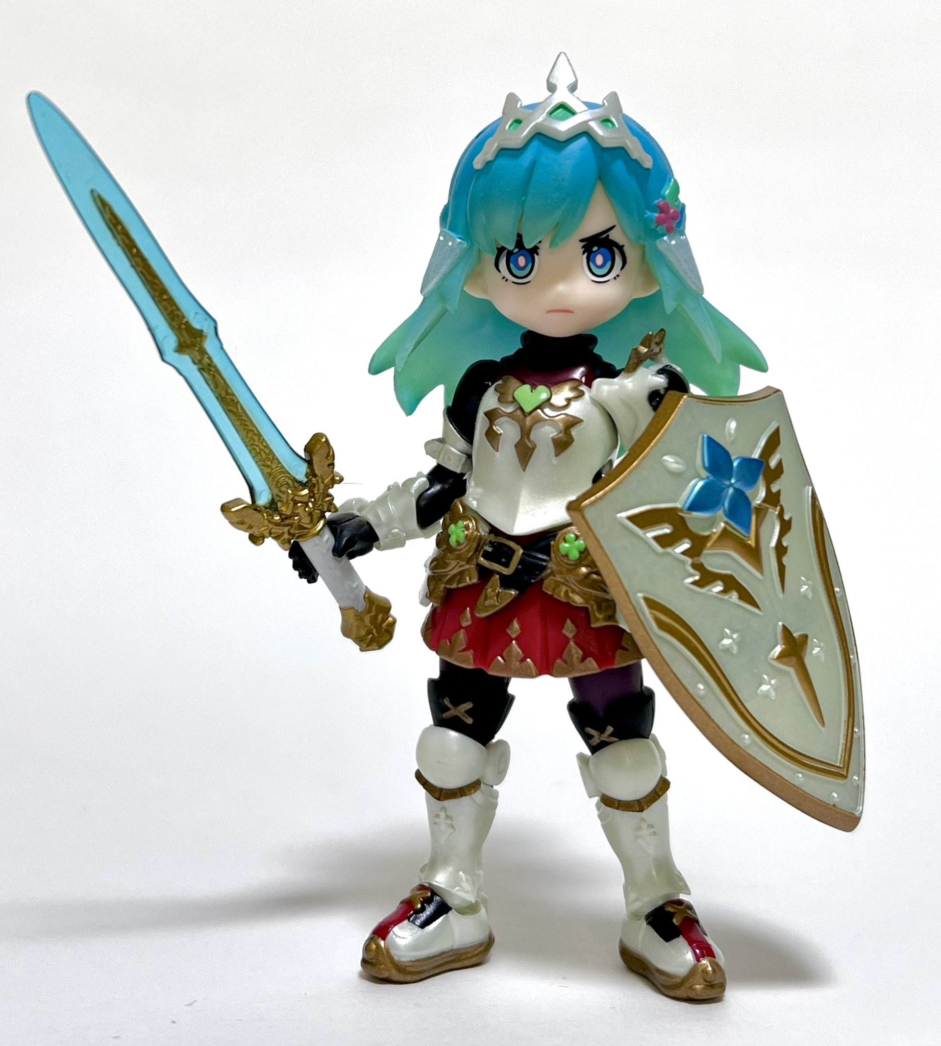 ガシャポンクエスト　オンライン版　勇者の娘　勇者の鎧上下盾　聖晶の剣　+武器 Haru on X: 