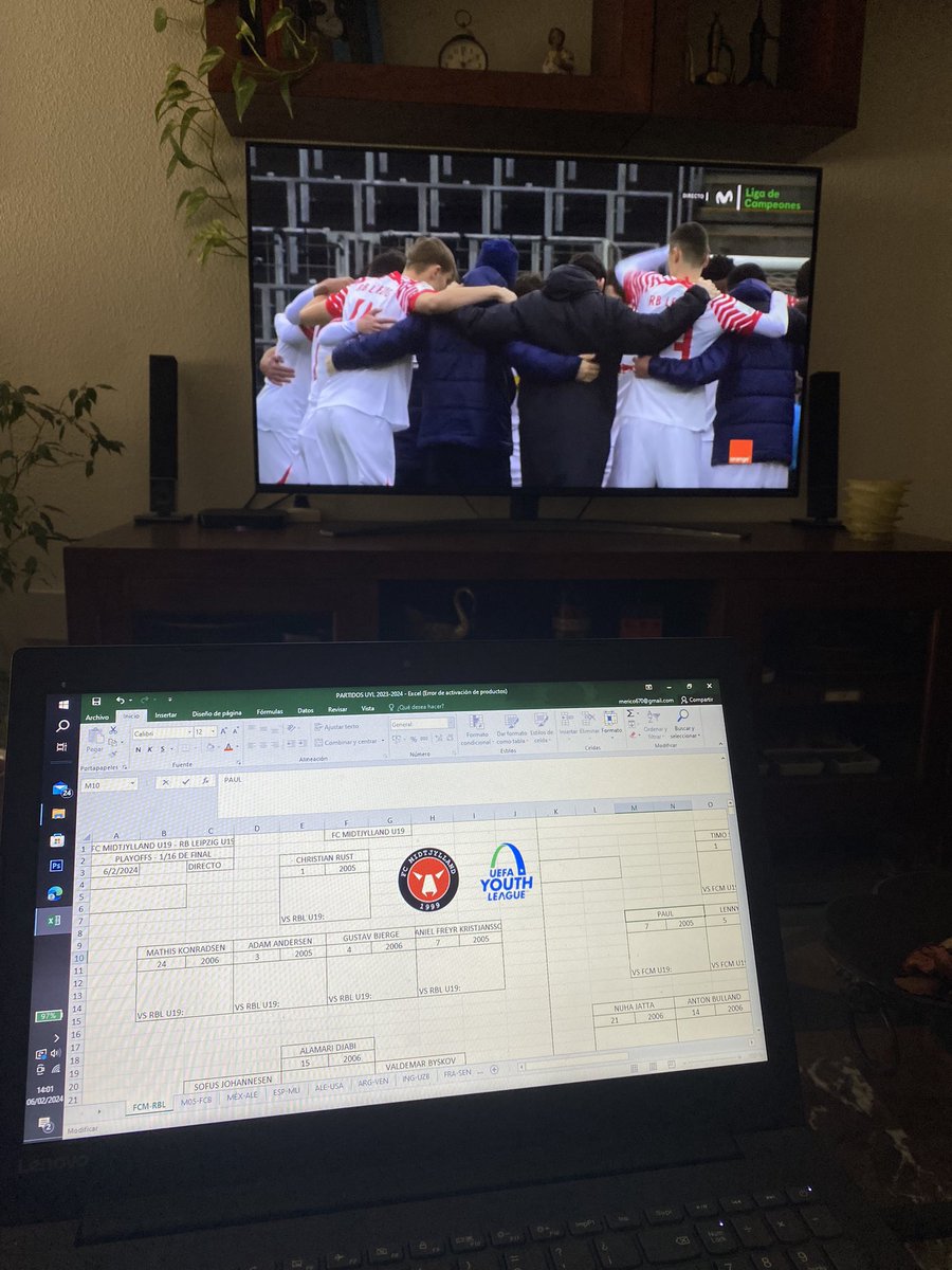 📝| Tras trabajar el Mundial U17 junto a <a href="/CarlosLozanoFut/">Carlos Lozano</a>, nos metemos de lleno en la @UEFAYouthLeague. 

14:00 h. <a href="/fcmidtjylland/">FC Midtjylland</a> vs <a href="/RBLeipzig/">RB Leipzig</a> 
18:00 h. <a href="/1FSVMainz05/">1. FSV Mainz 05</a> vs <a href="/FCBmasia/">FC Barcelona - Masia</a> 

#UYL #Scouting 🕵🏻‍♂️
