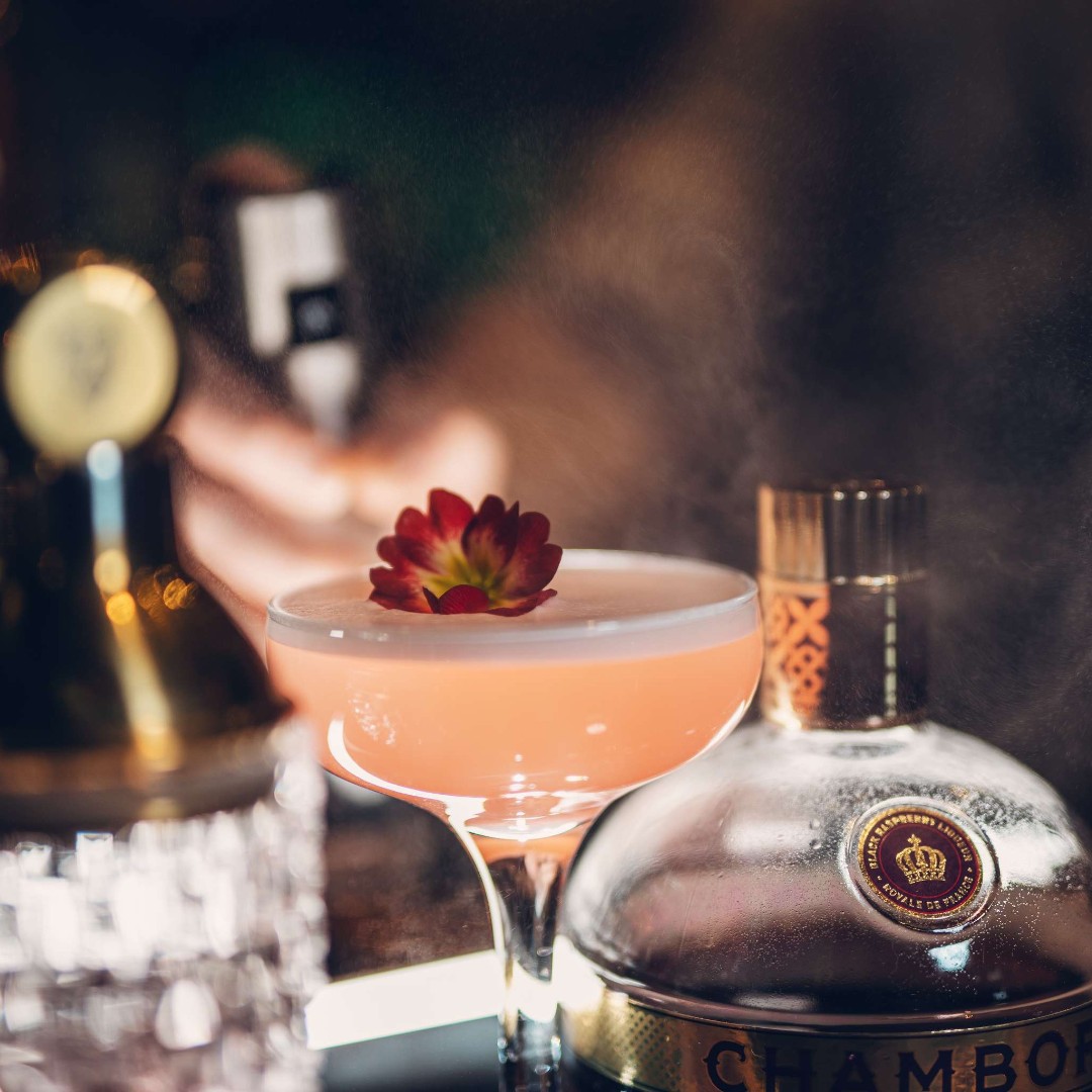 Za Za Bazaar tweet media