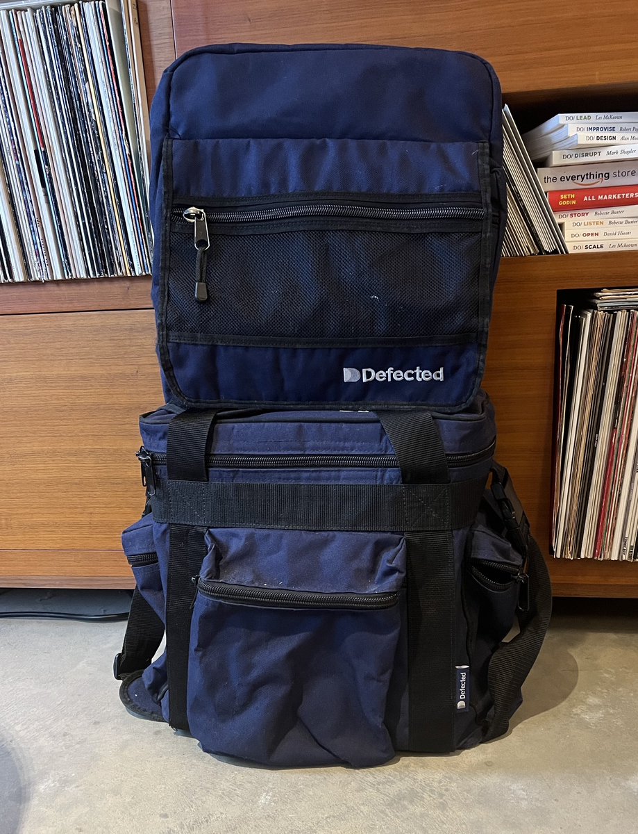 👀👀👀
Passing forward x2 <a href="/DefectedRecords/">Defected Records</a> record bags, each full of promos and double packs tomorrow on <a href="/instagram/">Instagram</a> 🙏

instagram.com/simondunmore1?…