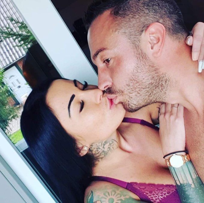 Neues Video jetzt online 😉✌🏼🎬  #selfie #brunette #shootingday #drehtag #germany #germanmen #germangirl🇩🇪<a href="/tag/selfie"class="tags">#selfie</a><a href="/tag/brunette"class="tags">#brunette</a><a href="/tag/germany"class="tags"><span>#germany</span></a><a href="/tag/shootingday"class="tags"><span>#shootingday</span></a><a href="/tag/germangirl"class="tags"><span>#germangirl</span></a><a href="/tag/drehtag"class="tags"><span>#drehtag</span></a><a href="/tag/g"class="tags"><span>#g</span></a>