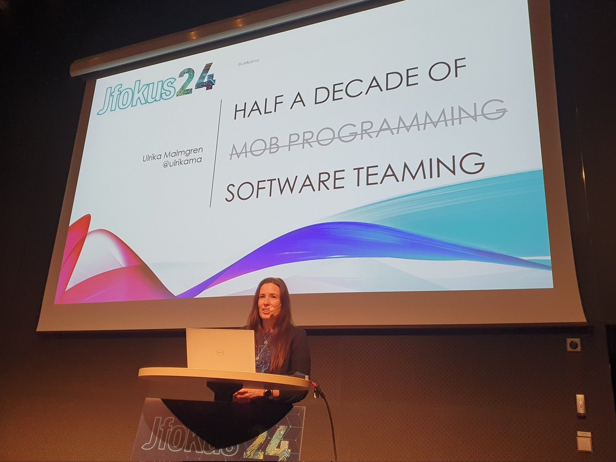 The amazing <a href="/Ulrikama/">Ulrika Malmgren</a> speaking on "Half a decade of Software teaming" at #Jfokus