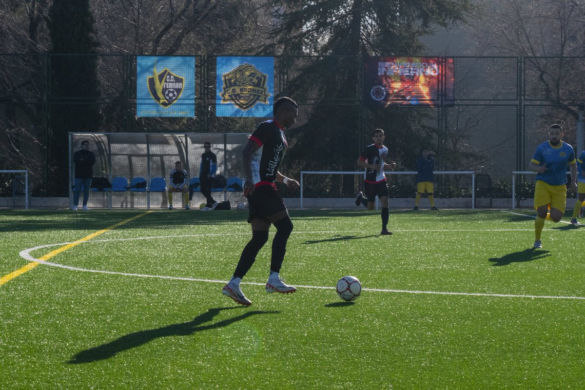 CDIVallecas's tweet photo. #Futbolpopular #CDIV #laburdeos #doblete #vallekas #futboldebarrio #equipo 

Os dejamos el enlace de todas nuestras camisetas🔥♥️👇
https://t.co/3cSdGI3m3Q https://t.co/M3kEEcUAp9