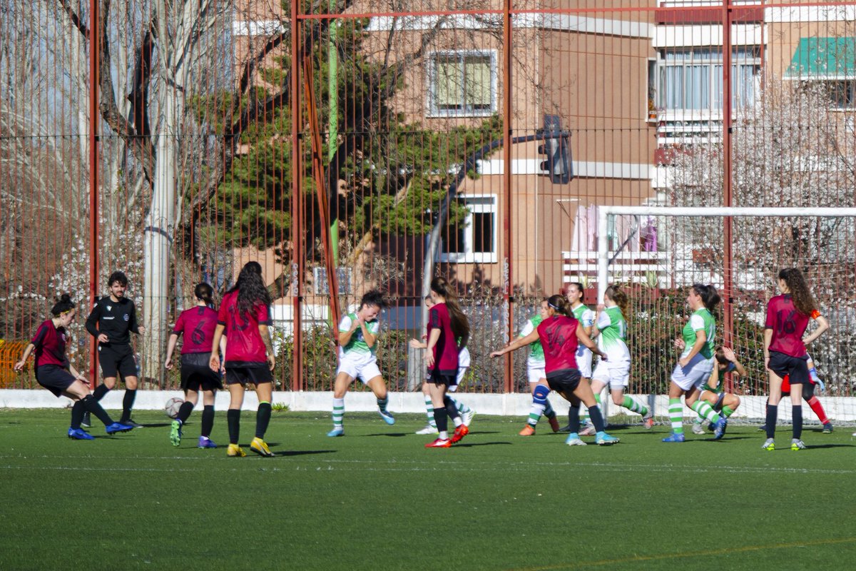CDIVallecas's tweet photo. #Futbolpopular #CDIV #laburdeos #doblete #vallekas #futboldebarrio #equipo 

Os dejamos el enlace de todas nuestras camisetas🔥♥️👇
https://t.co/3cSdGI3m3Q https://t.co/M3kEEcUAp9