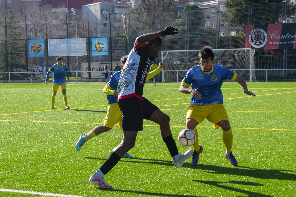 CDIVallecas's tweet photo. #Futbolpopular #CDIV #laburdeos #doblete #vallekas #futboldebarrio #equipo 

Os dejamos el enlace de todas nuestras camisetas🔥♥️👇
https://t.co/3cSdGI3m3Q https://t.co/M3kEEcUAp9