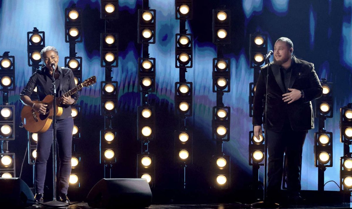 mickmoran's tweet image. Who was the old woman who duetted with @lukecombs at the #GRAMMYs ? 

She didn't do too badly, she even remembered all the words to his song. 

#generationgame