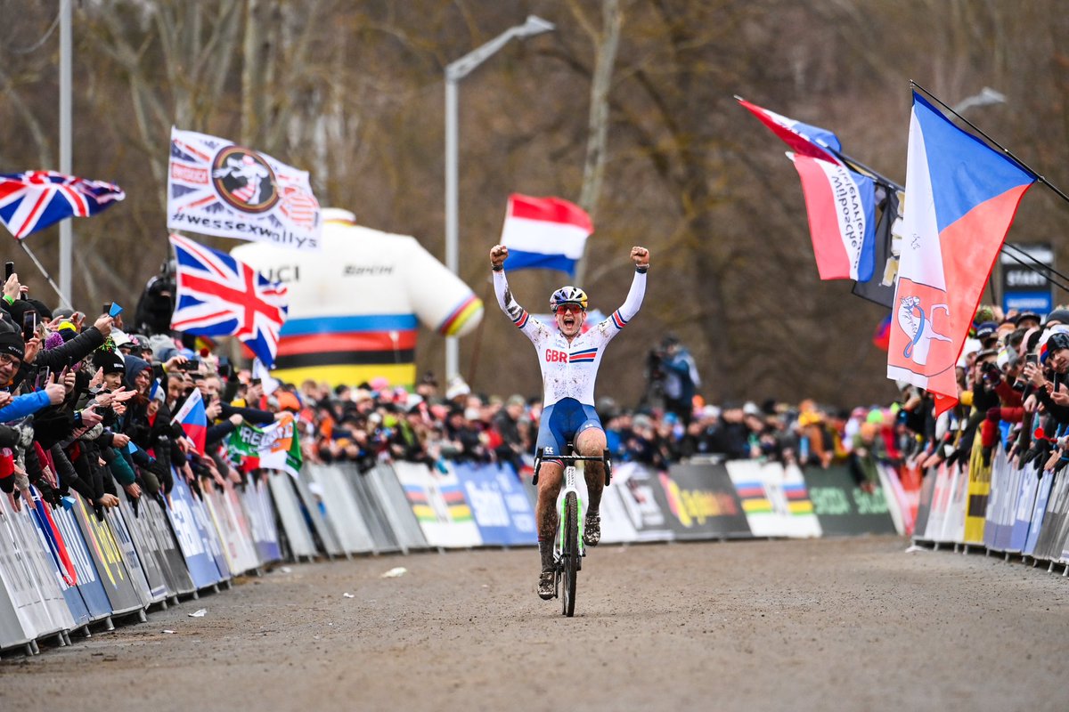 Zoe Backstedt tweet media