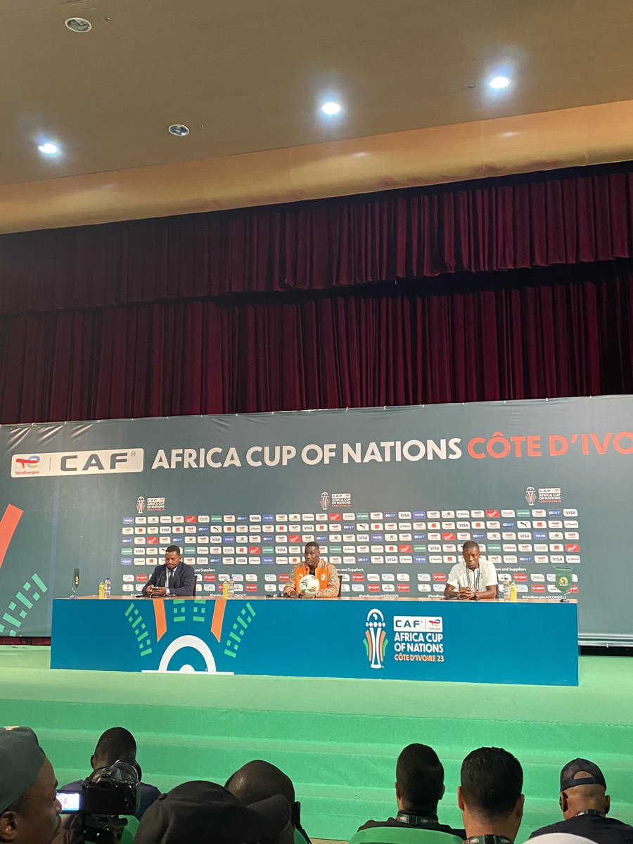 🎙️ Emerse Faé et Max-Alain Gradel se présentent en conférence de presse à J-1 de la demi-finale de la Côte d’Ivoire face à la RDC 🇨🇮🇨🇩 #beINCAN2023 #beINEXPERIENCE #AFCON2023