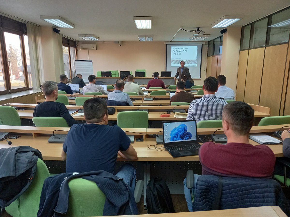 BH_DCA's tweet photo. U organizaciji #BHDCA u toku je trodnevna obuka o primjeni 🇪🇺 Uredbe 965/2012 transponovane u Pravilnik o utvrđivanju tehničkih zahtjeva i upravnih postupaka u vezi sa letačkim operacijama.
Predavač je Axel Schwarz iz trening organizacije Aviation Quality Services. https://t.co/8qi0swe6Kb