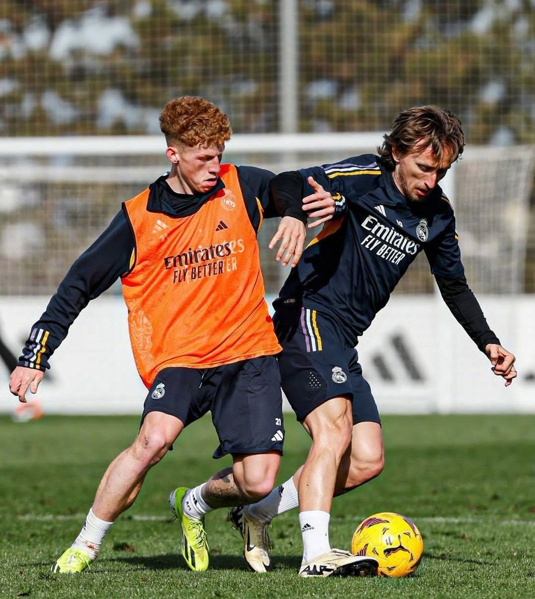 ArnaldoMarrero's tweet photo. La foto 😍 @10jeremyandre  &amp; @lukamodric10 🔥🇵🇷 🇭🇷 https://t.co/VnNfUt1PFr