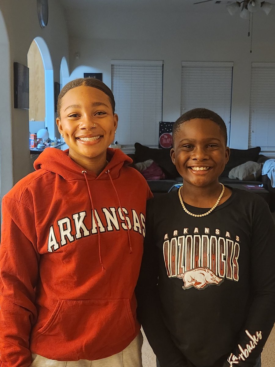 JerryHallJr6's tweet photo. @CoachDeifel @KhamariHall2025 @TheToniRenae https://t.co/wbMxUPEto3