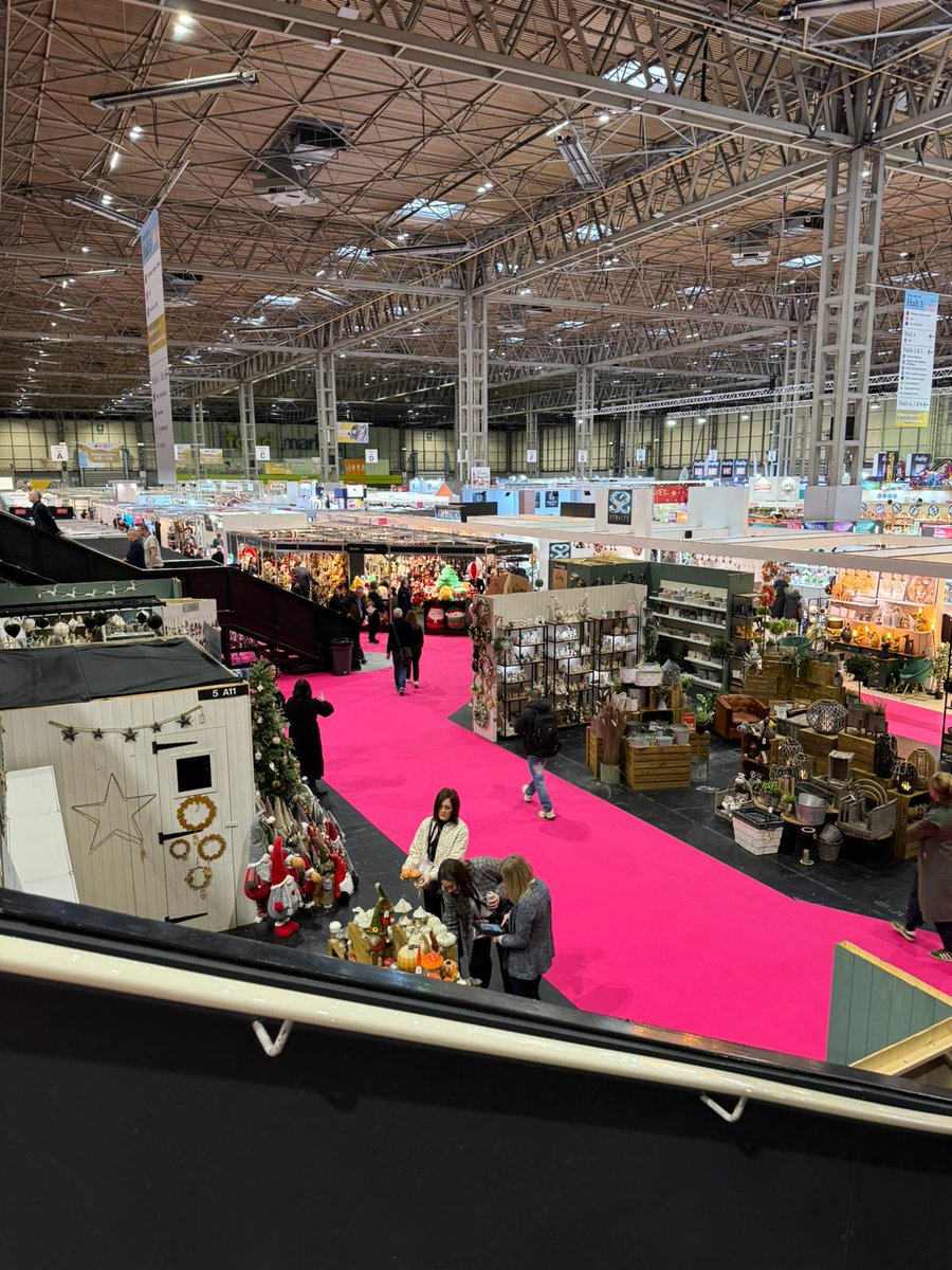 FantastakLtd's tweet image. Another busy day on the road for our Director, Richard. He&apos;s out visiting the Spring Fair in Birmingham today, lots on today regarding sustainability and eco-trends! Let&apos;s see what&apos;s new and on the way for the rest of 2024! @SpringAutFair #SpringFair2024 #Sustainability