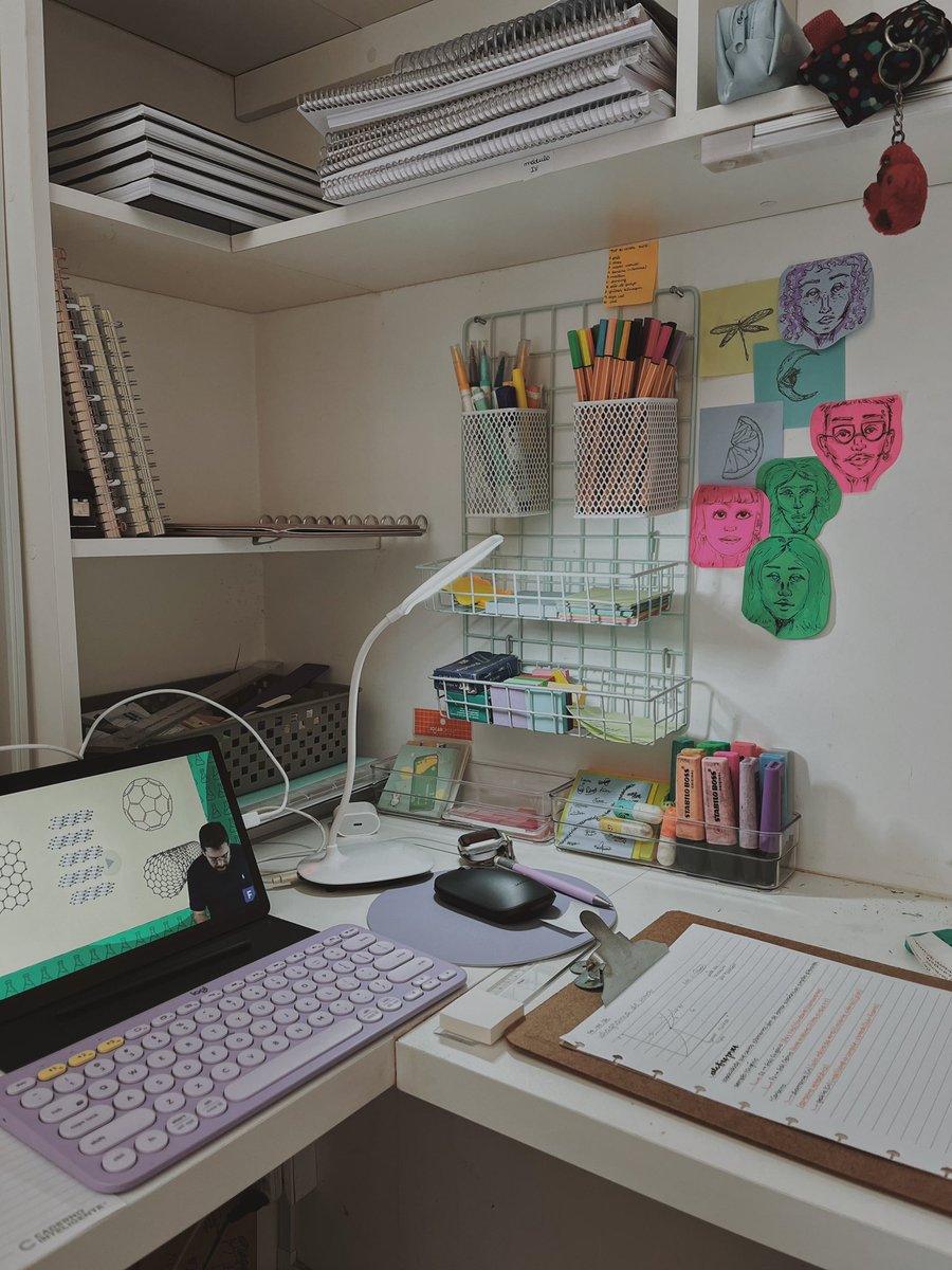 lilicestudy's tweet image. se você não gosta de química eu não confio em você 🫵🏻