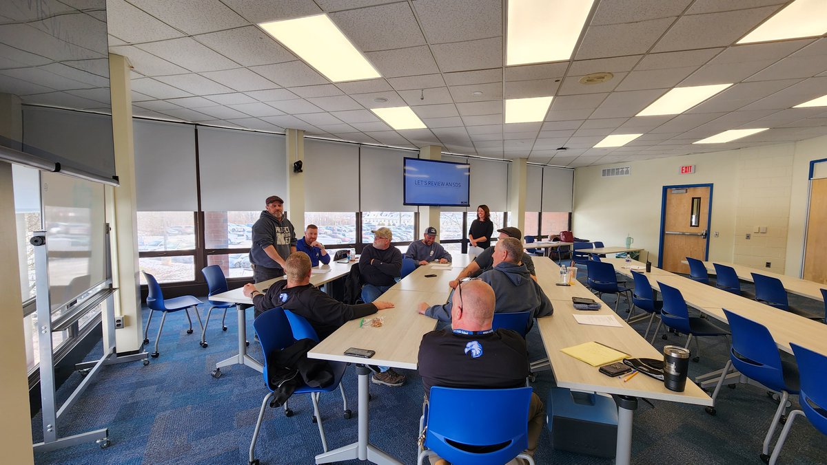 NASD_Operations's tweet image. A quick pic of some of the NASD Operations staff reviewing #safety guidelines. They are working to be better prepared to work for our district. 

#NASDProud #NASD #BeTheLeader