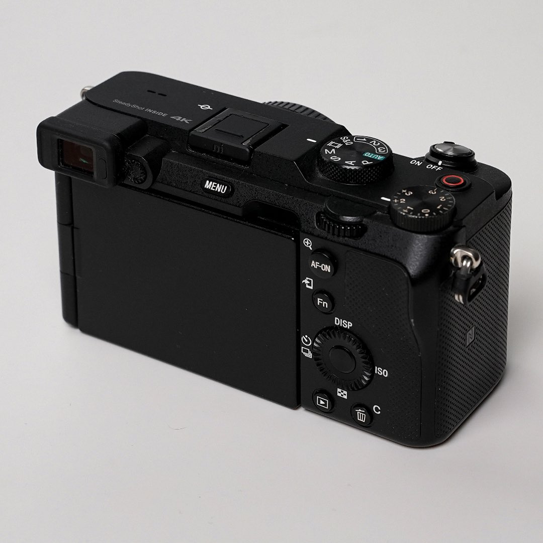 Fosudo's tweet photo. I’m letting go of my Sony A7C for less than half of what it would typically go for. 

If you want it, I made a link to get it here: https://t.co/VeEsEFp2c3 https://t.co/QYpe6RwJpS
