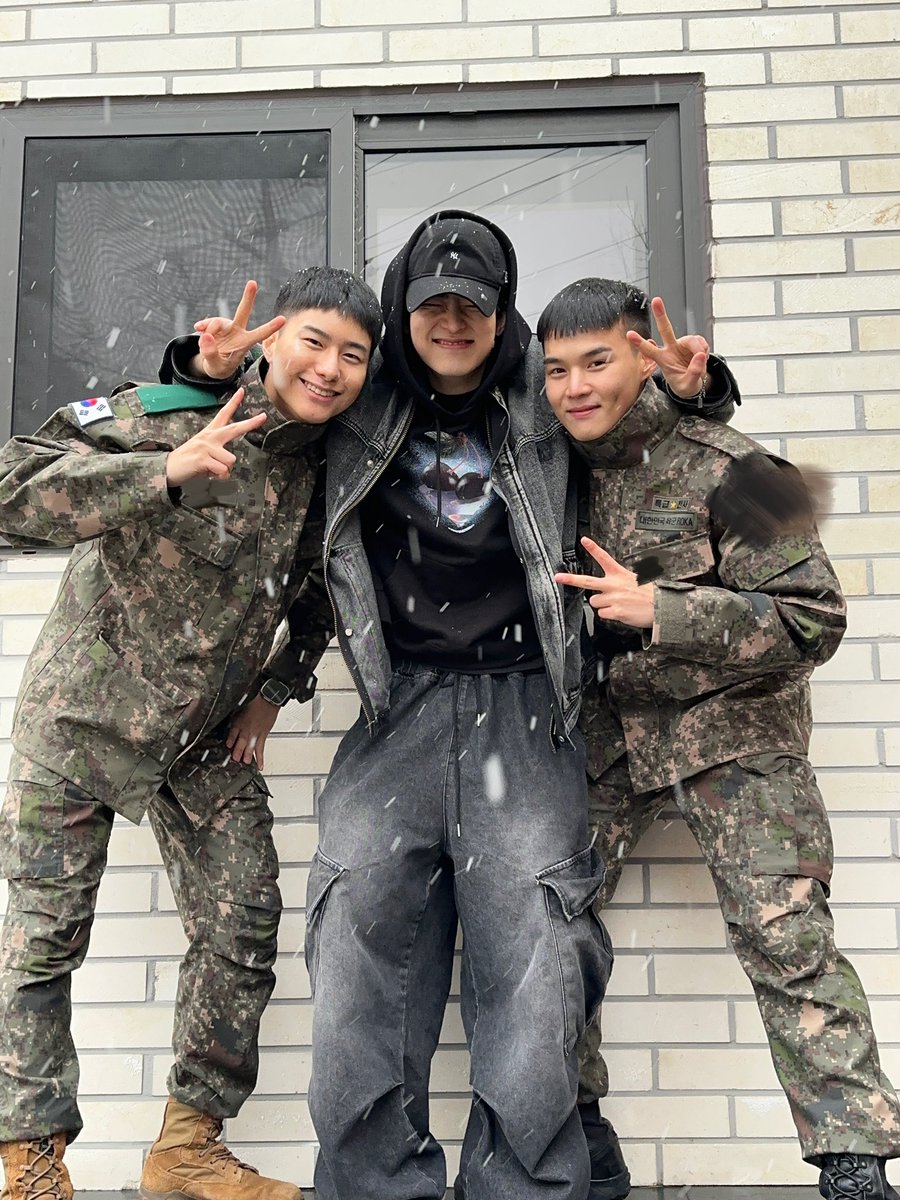 몽이𖦊້ tweet media