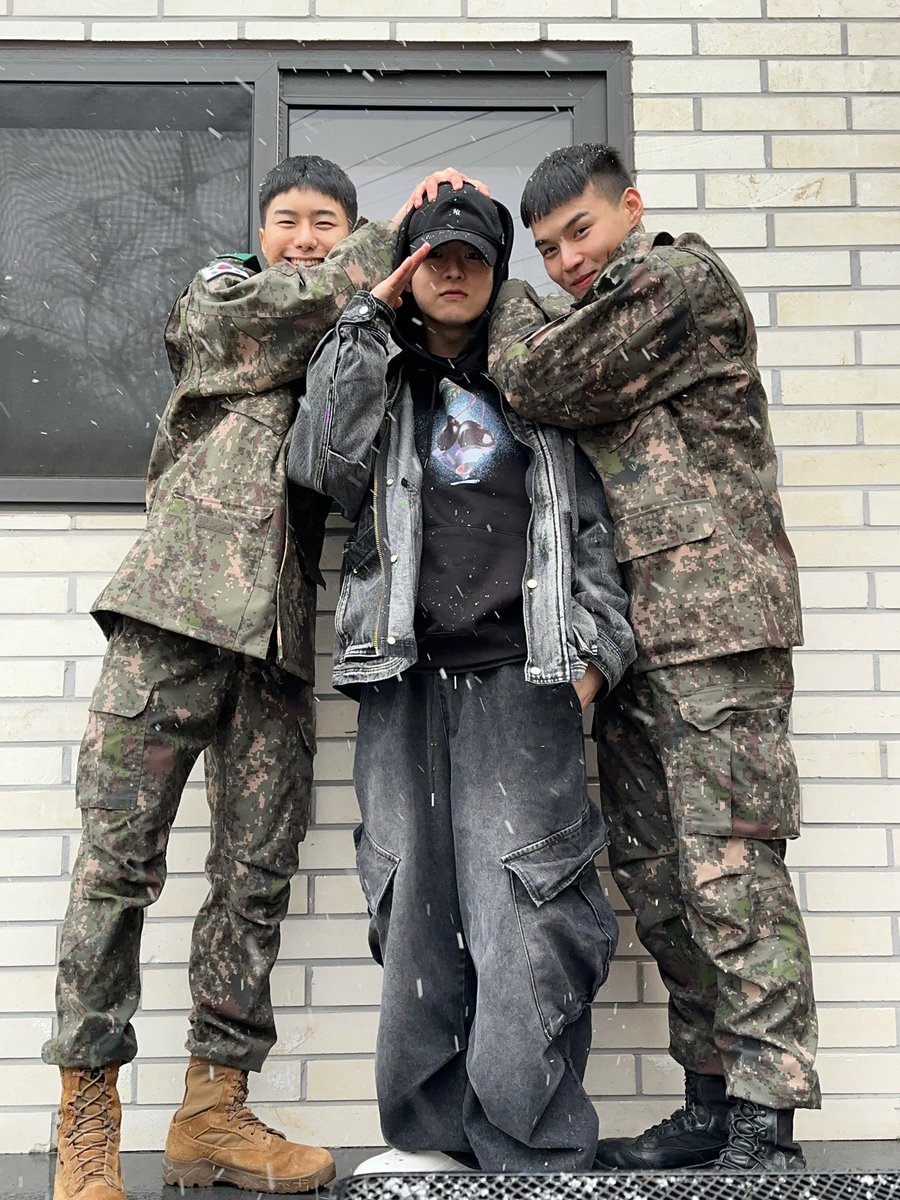 몽이𖦊້ tweet media