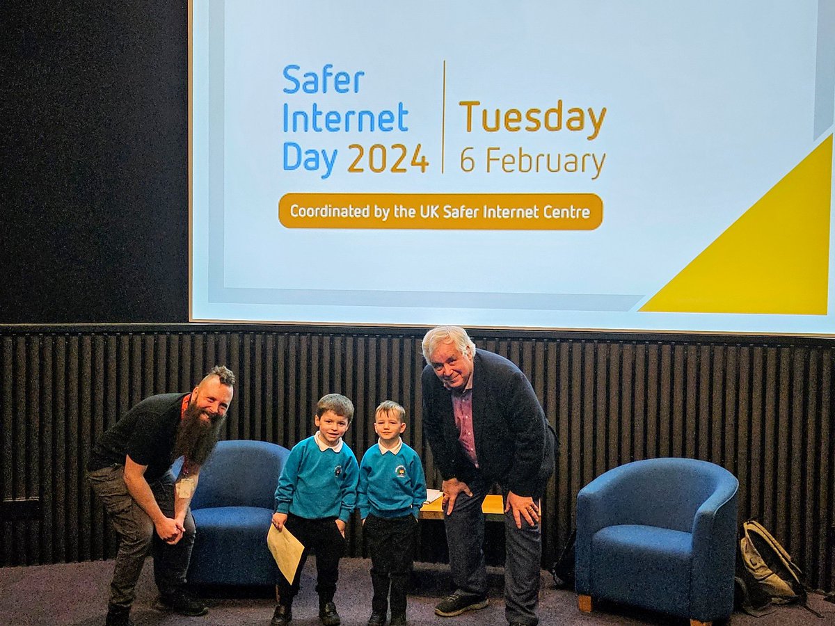 Special mention in our schools #saferinternetday24 film competition was <a href="/CastleWood_/">Castle Wood Academy</a>  EYFS who produced a special guide for children their age.

#preventioninpartnership #Lincolnshire #education