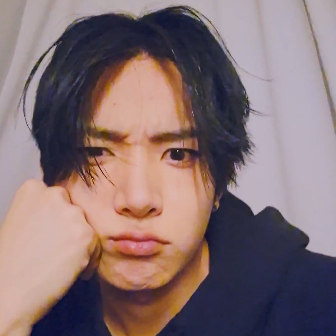 PR0DHEE's tweet photo. HEESEUNG YOU'RE SO CUTE  😭 https://t.co/oCaYRQnFXR