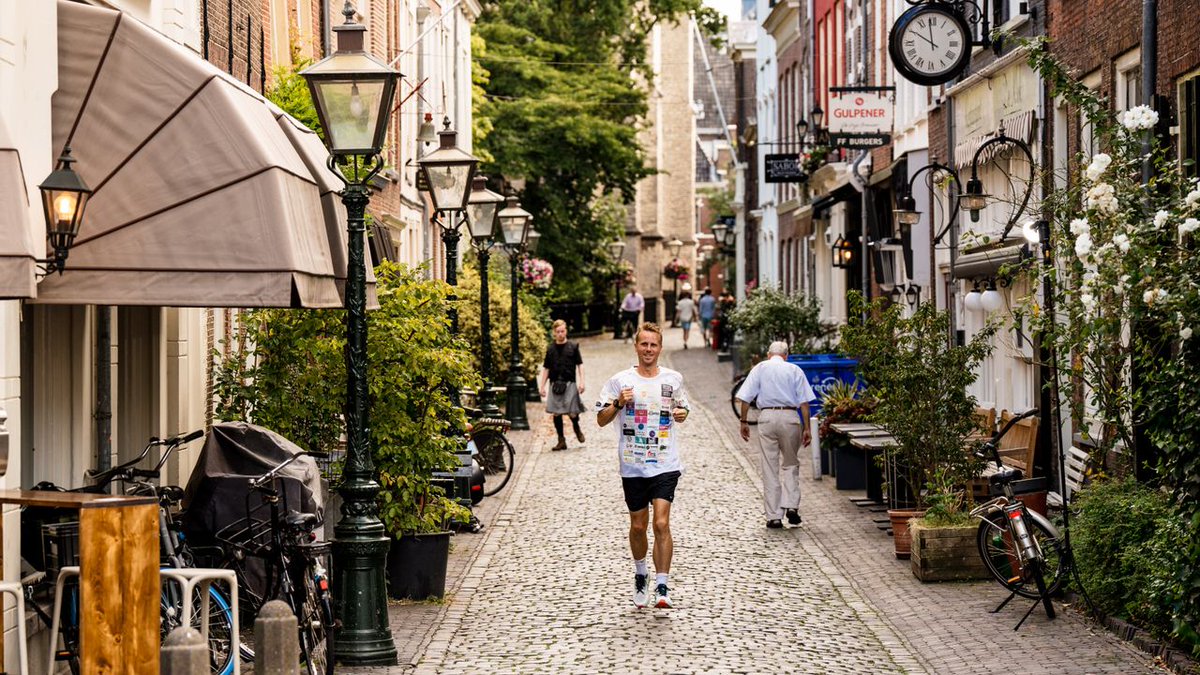 #helpjeroenaaneenmiljoen CASTRICUM - De komende tijd zal de <a href="/Sponsorloper/">Sponsorloper</a> een veel gehoorde naam zijn binnen de gemeente Castricum. Het logo is te zien op diverse lekkernijen, er hangen flyers én de Sponsorloper Jeroen zal op zondag 3 maart door en rondo omroepcastricum.nl/nieuws/artikel…