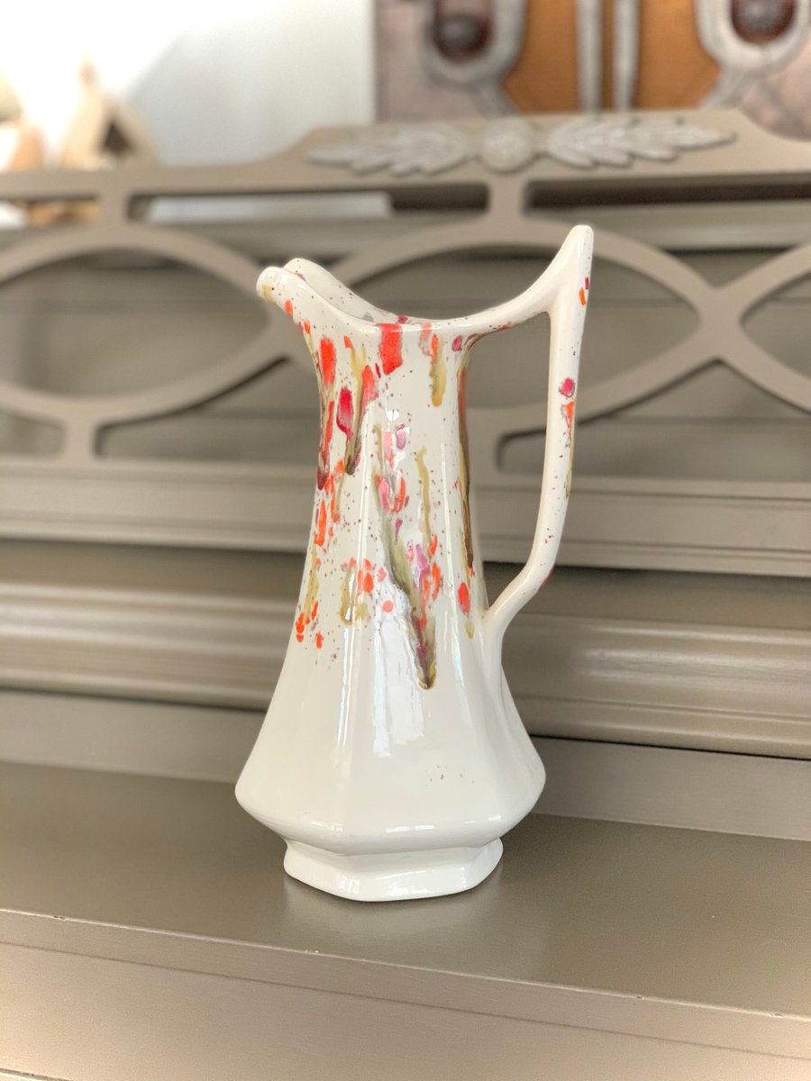 VSeagrape's tweet photo. Sleek sellouts! 🤓. Order Pitcher, Vintage Drip Glaze Speckled Splatter Painted 1970s Pitcher, Vintage and Retro Drink Pitcher, Vintage Serving, Vintage Bar, Gift at $60.00 from https://t.co/qdGFZRJcve #VintageBar #VintagePitcher https://t.co/2dzqDiy2lS