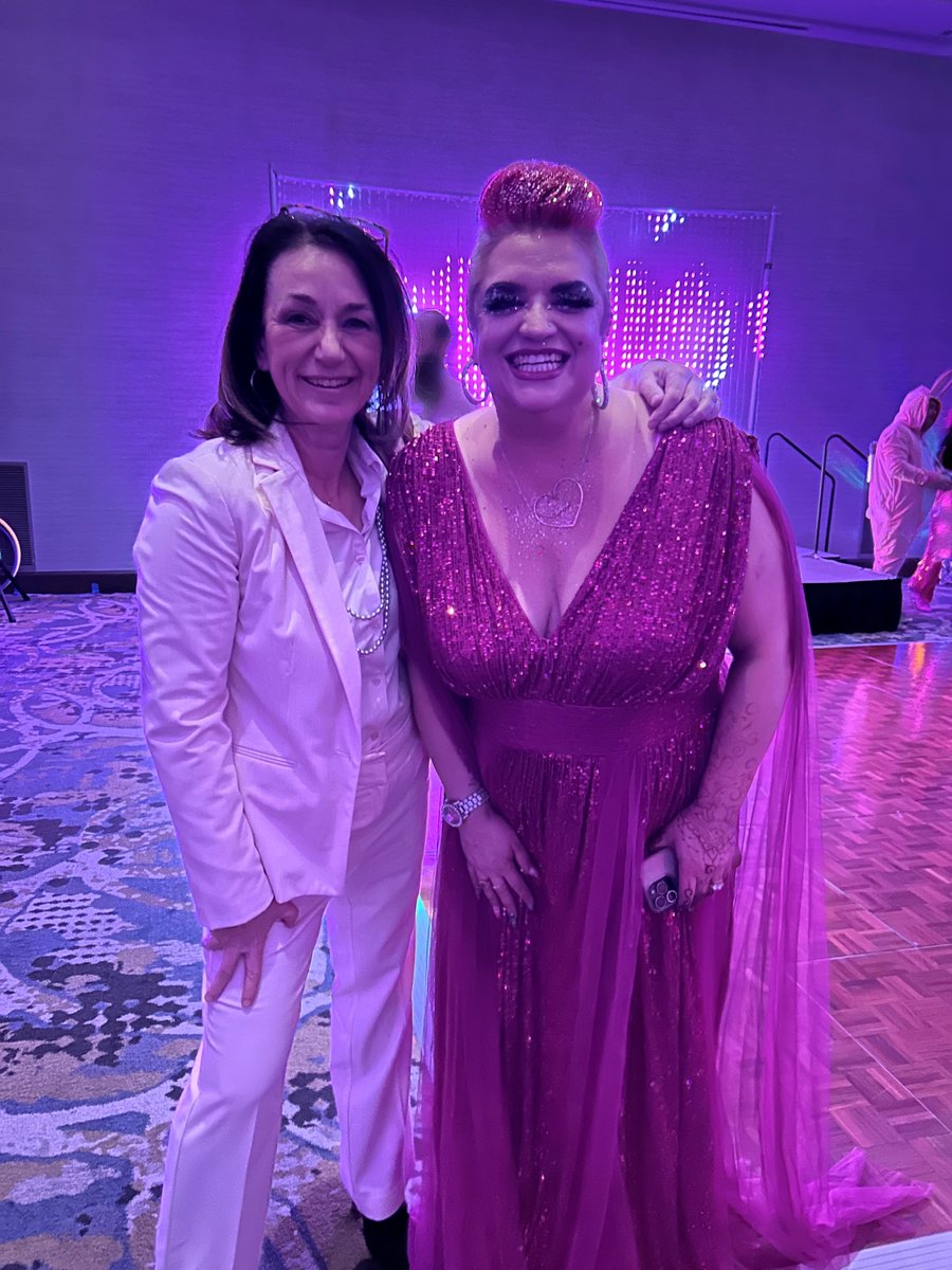 NemethMarketing's tweet photo. Celebrating a #50thbirthday is so fun and extra special when you get to share in Food Hugs' Founder Jenna Arcidiacono's 50th PINK bash.  Thank you for your willingness to bring Food Hugs to @newdayfamilies families who are battling cancer in West Michigan.  YOU rock! https://t.co/ExOtz2ZXOM