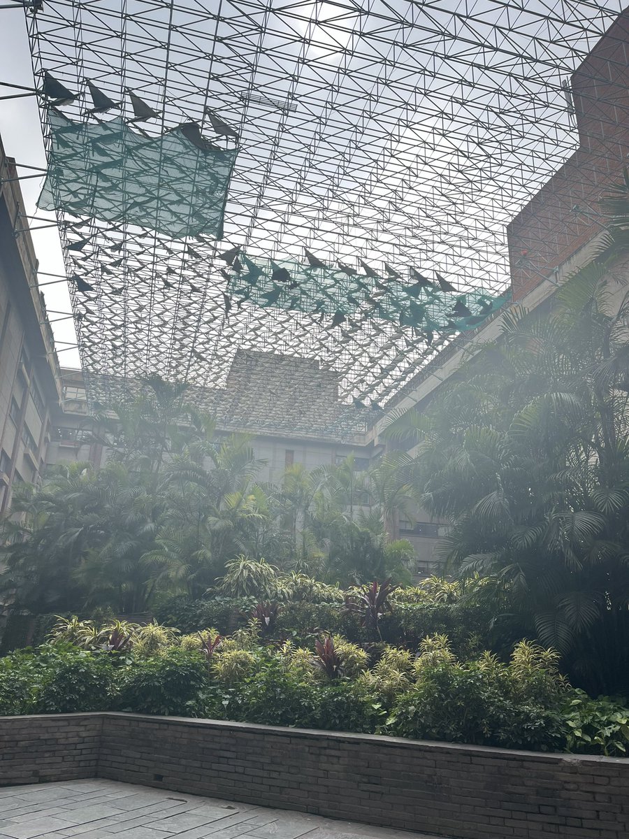 KaunHaiAbhay's tweet image. Any Guesses which Building is this?