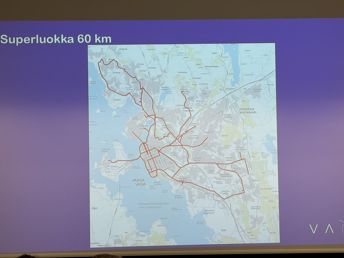 harrivaarala's tweet photo. @HuuskoSamuli kertoo Vaasan tulevasta superluokan kunnossapidosta.
#FinnCycle https://t.co/aF7sBAYIfG