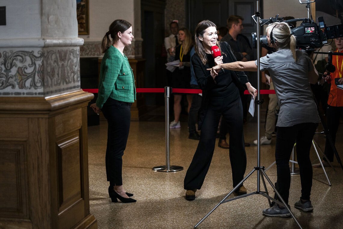 Vi søger en politisk reporter til TV 2s redaktion på Christiansborg. Så se her, hvis det dig, eller en du kender:
tv2.hr-on.com/show-job/18295… #dkpol #dkmedier