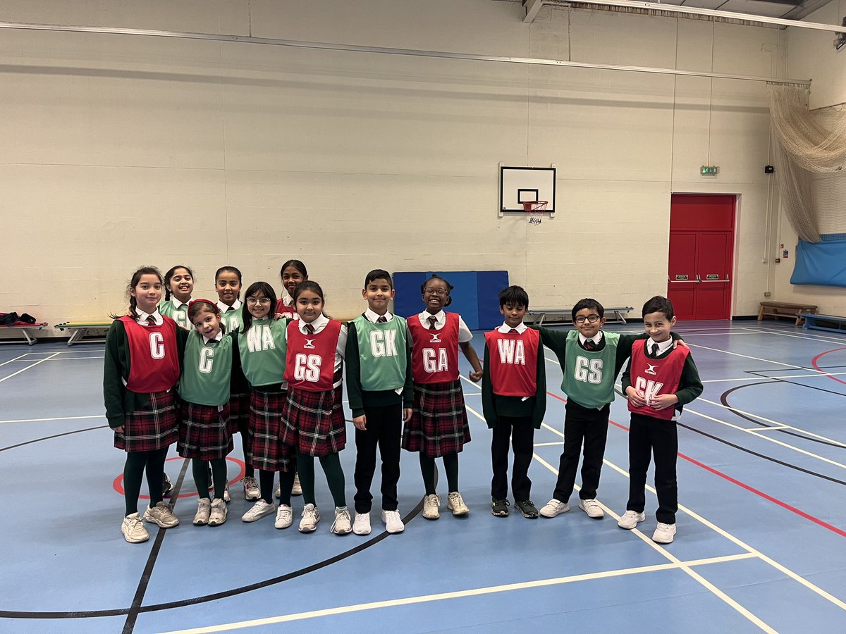 HallfieldSport's tweet photo. It was wonderful to have so many boys join us for Netball Club this morning. Open to everyone from Y3-8 on Tuesday mornings 8-8:30, just put on your trainers and come play! 🏐🏐 @HallfieldSchool #HallfieldSport #Netball #RoomForEveryone https://t.co/0nCqOvKJaV