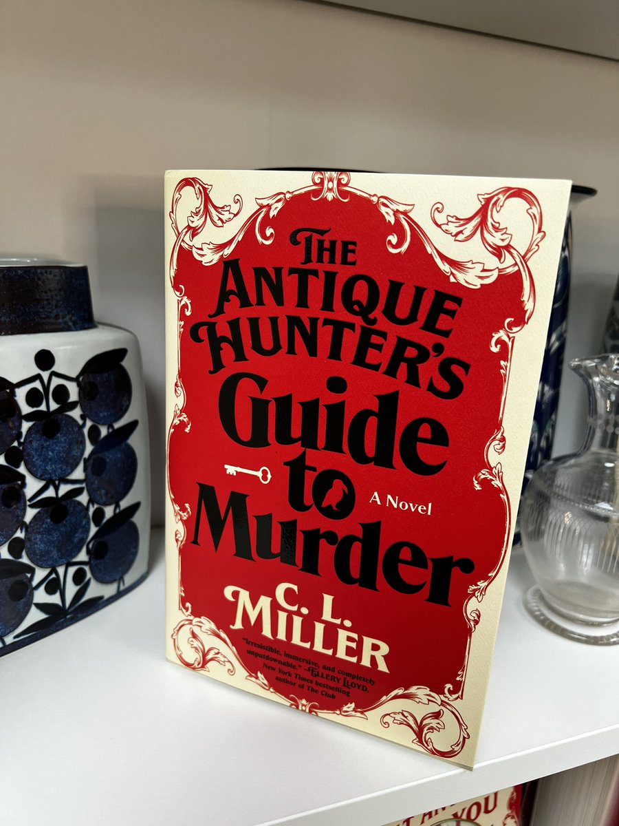 The Antique Hunter’s Guide to Murder is PUBLISHED in the US 🇺🇸 and Canada 🇨🇦 TODAY!!! 🥳😱🥳

This is the 4th book I wrote over the last 10 years and I’ve had more rejections than I can count but today it was all worth it thanks to <a href="/SimonSchusterCA/">Simon & Schuster CA</a> <a href="/AtriaBooks/">Atria Books</a> <a href="/AtriaMysteryBus/">Atria Mystery Bus</a>